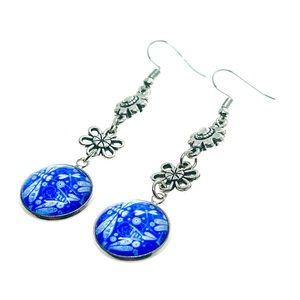 Dragonfly Daisy Dangle Earrings